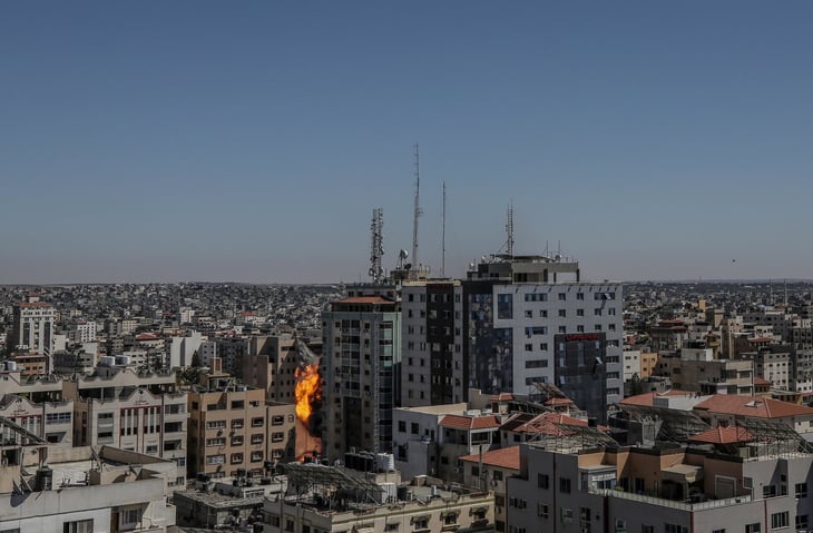 Israel bombardea otra torre en Gaza; era sede de agencia AP y Al Jazeera