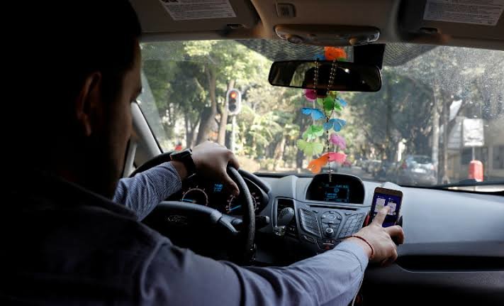 Ex taxistas de Frontera se convierten en Uber e In Driver