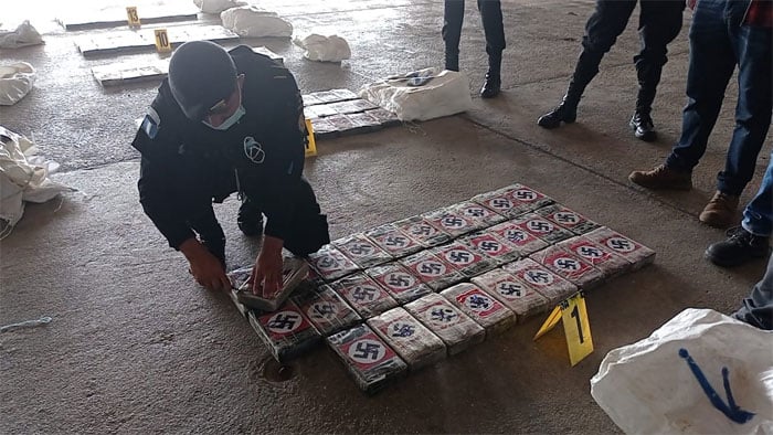 Guatemala decomisa más de 1,400 kilos de cocaína en zona cercana a México