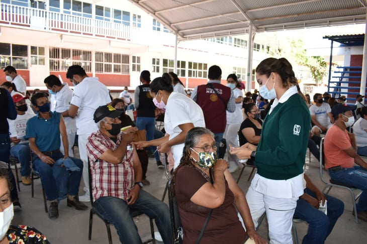 Vacunas antiCOVID llegaron atrasadas a Castaños