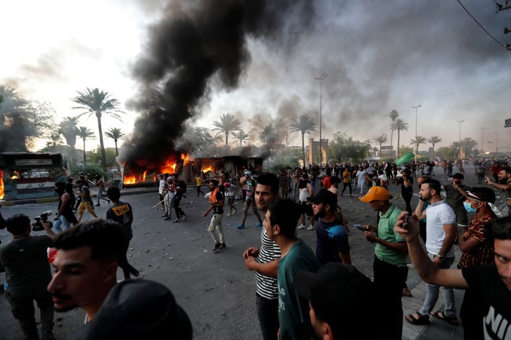 Miles de iraquíes protestan en Bagdad por recientes asesinatos de activistas