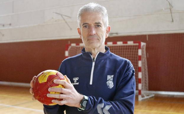 Dimite Ramón Gallego, máximo responsable mundial del arbitraje en balonmano