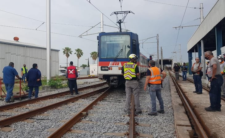Se descarrila vagón del metro en Nuevo León; pasajeros son desalojado