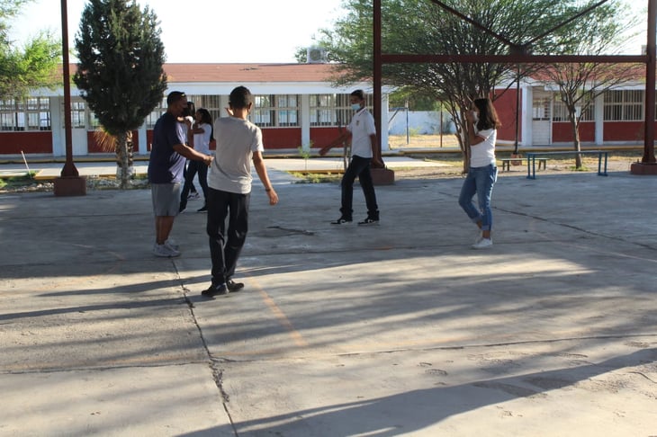 19 Mil alumnos con clases presenciales en Coahuila 