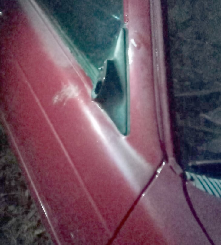 Causan daños a vehículo de Monclova 
