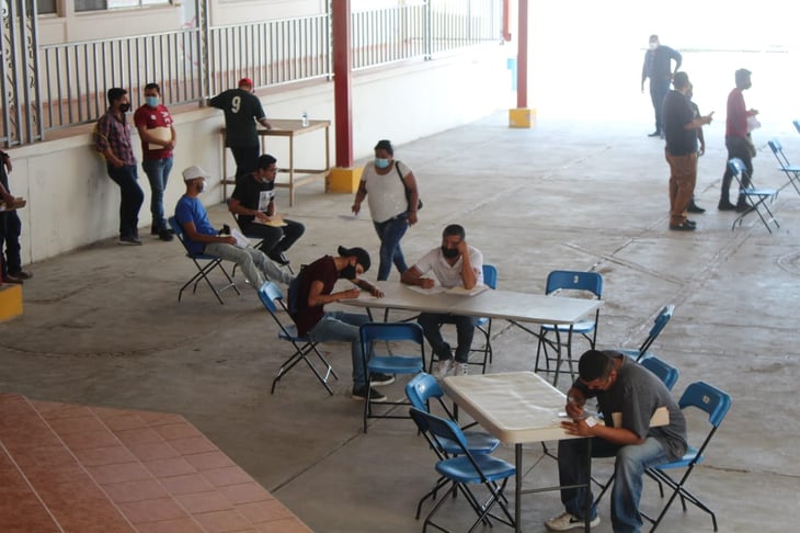 Ofrece el SNE 700 vacantes en la feria de 'Empleo en tu Colonia' en Monclova