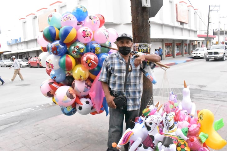 Volvió a Monclova la atracción y el colorido de los globos para los infantes 