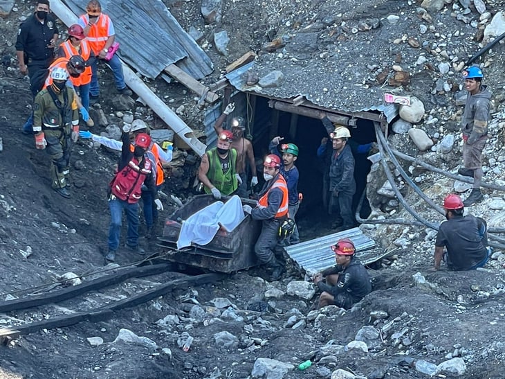 Rescatan cuerpo de uno de los mineros atrapados en Múzquiz