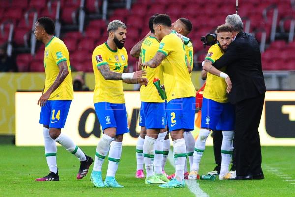 Brasil se empieza a preparar para jugar ante Paraguay en completo silencio