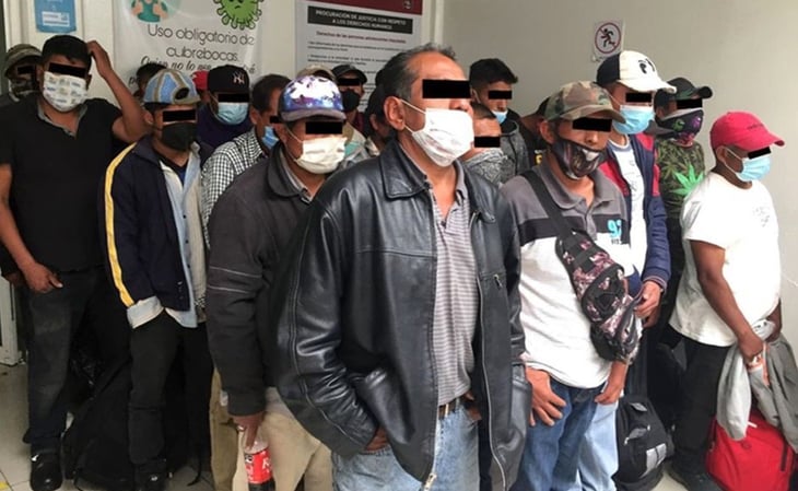 Detienen a 33 sujetos que viajaban con tubos y palos en Naucalpan