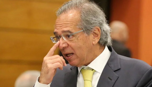 Guedes dice que fue una 'trampa' para Brasil cerrar economía en tres décadas