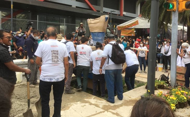 Colocan antimonumento por víctimas del 'Halconazo' en Avenida Juárez