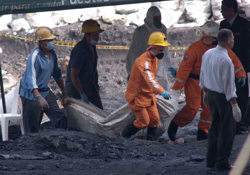 Explota mina en Colombia hay 2 muertos y 3 heridos de 12 personas atrapadas
