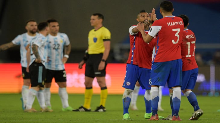 1-1. Argentina y Chile empatan en el debut con goles de Messi y Vargas