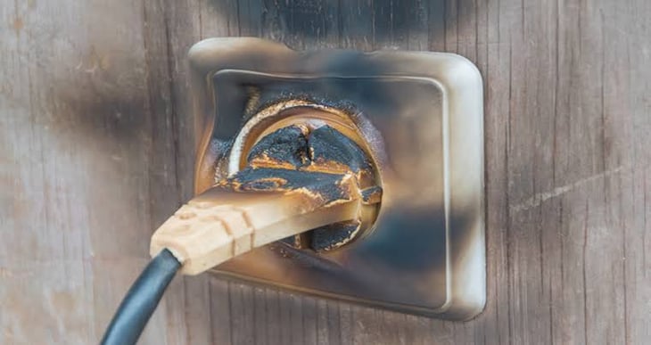Provocan cortos circuitos más de 10 incendio en hogares