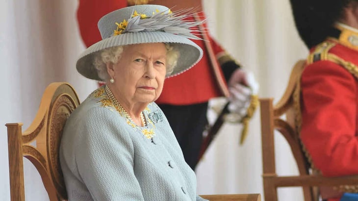 La reina Isabel II es una 'fanática' de las carreras de caballos