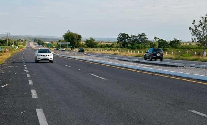 Coneval: 'Bajó acceso a carretera pavimentada en 40.1%'