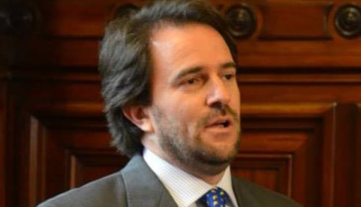 Oposición uruguaya pide cese de ministro tras polémica y gobierno lo respalda
