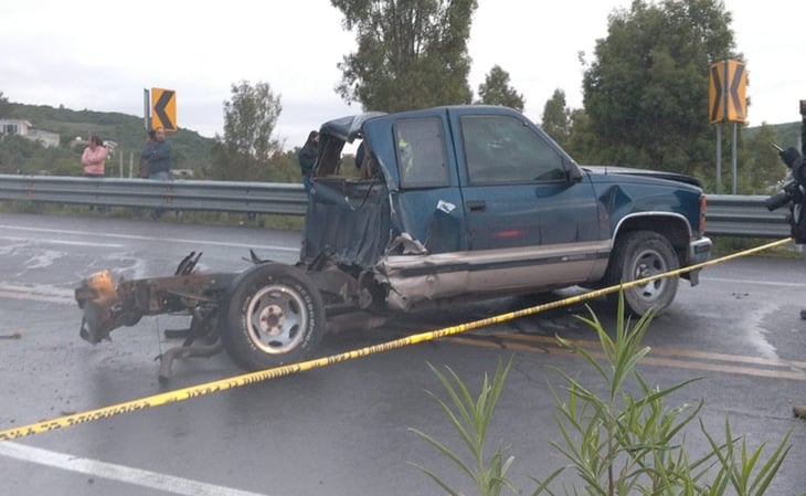 Choque entre un tráiler y una camioneta deja 7 muertes en Querétaro
