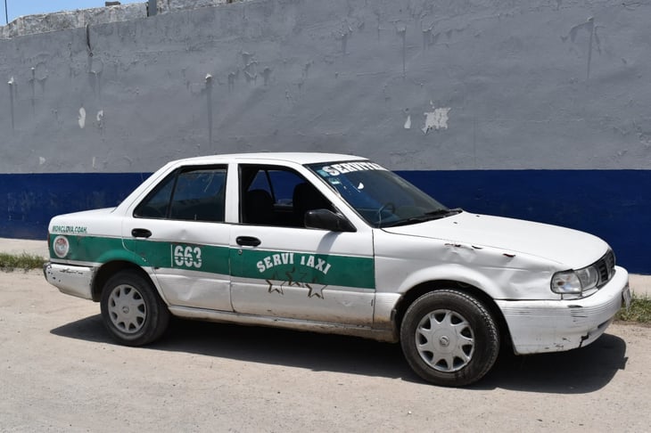 Mujer al volante provoca choque en Monclova