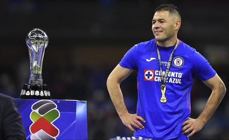 Pablo Aguilar extendió su contrato con Cruz Azul
