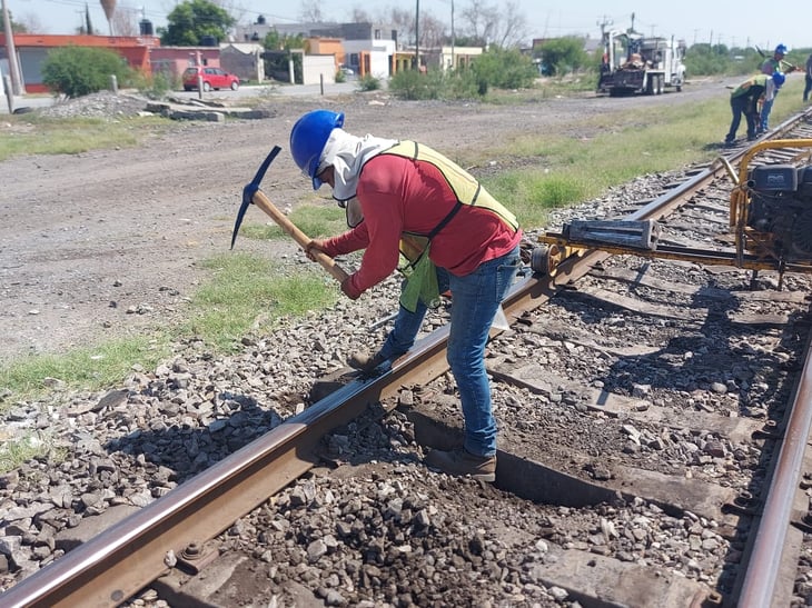 Limpiaran vías del tren para evitar accidentes