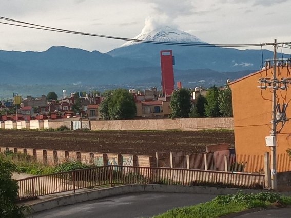 Volcán Popocatépetl amanece nevado y regala sorprendente postal