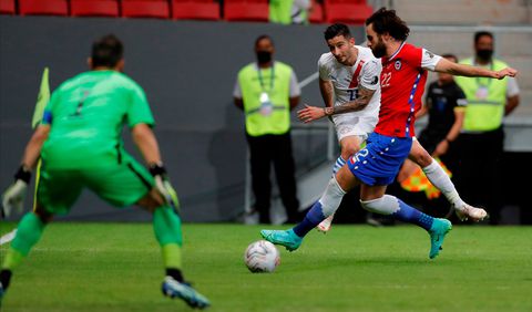 0-2. Paraguay se clasifica frente a una desgastada selección de Chile
