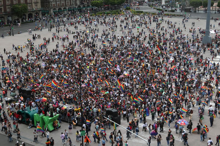 En CDMX reportan 30 mil asistentes en la marcha LGBTTTIQ+