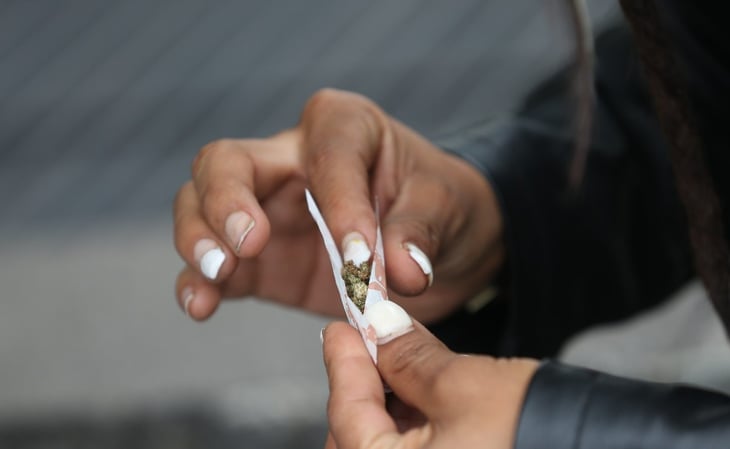 Sheinbaum pide no criminalizar a jóvenes que consumen marihuana