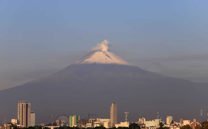 Popocatépetl registra periodos de tremor e incandescencia