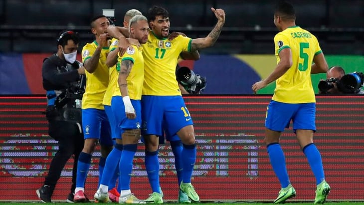 Brasil sufre pero elimina a Chile