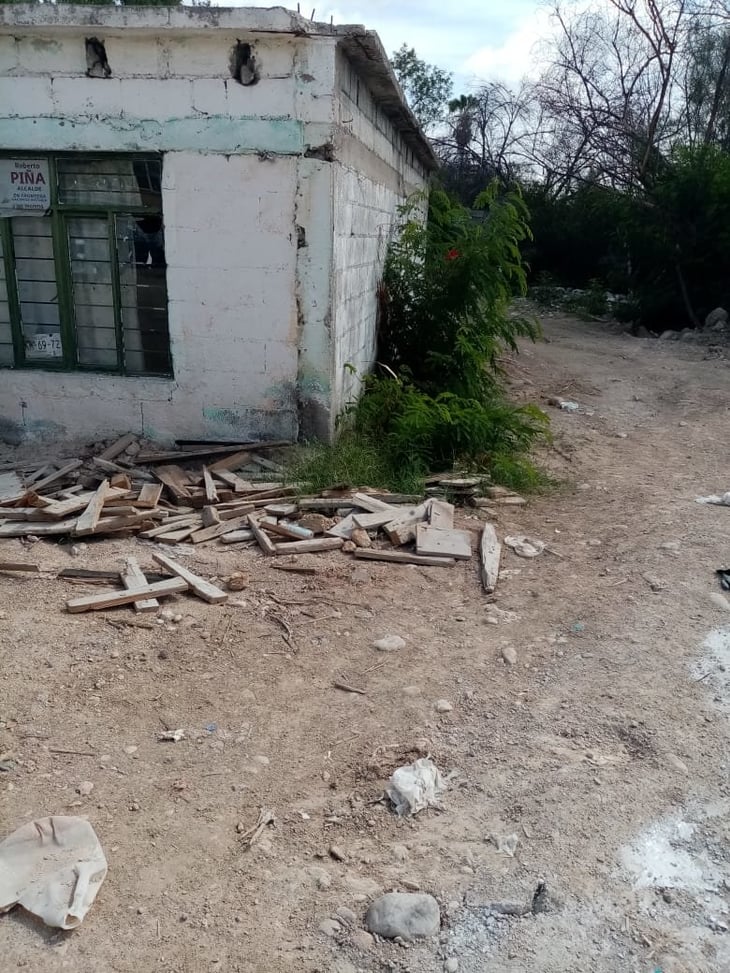 Obliga vecino de Frontera a que CEAS le reconstruya la barda que tumbo