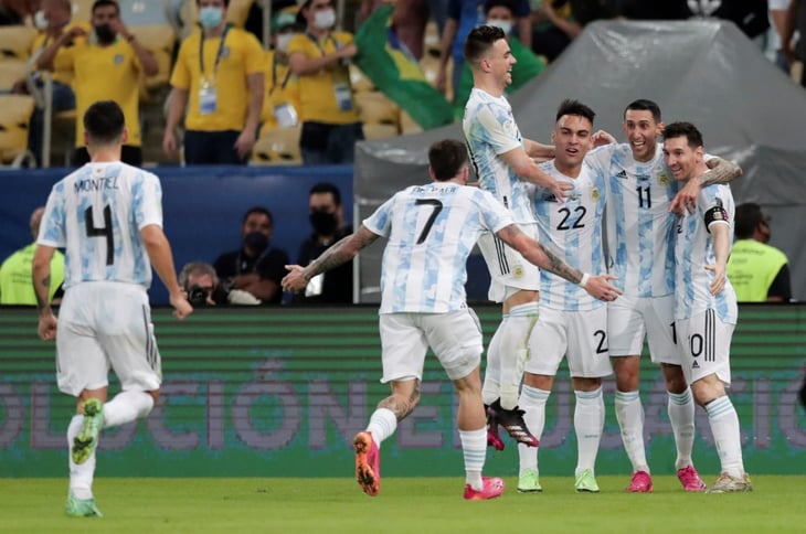 Argentina aventaja 1-0 a Brasil tras primer tiempo de la final de la Copa América