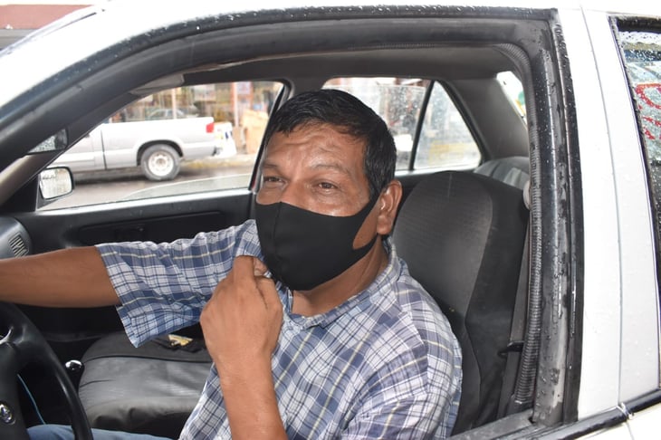 Los taxistas pelean pasaje con plataformas digitales en Monclova 