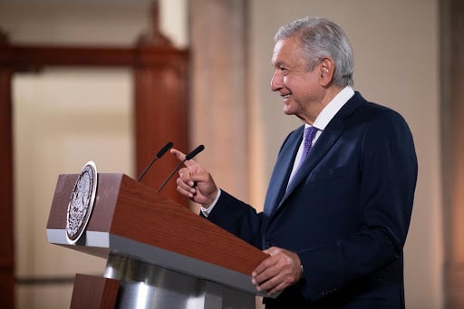 López Obrador anuncia reforma que prioriza 'interés público' en electricidad
