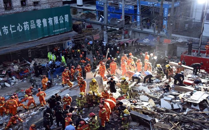 Al menos un muerto y 4 desaparecidos tras el derrumbe de un hotel en China