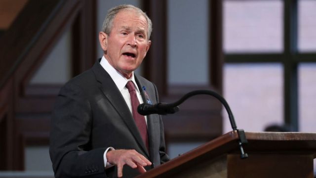 Expresidente de EU Bush tacha de 'error' la retirada militar de Afganistán