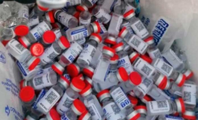 Indagan supuestas vacunas falsas en farmacia de Chihuahua
