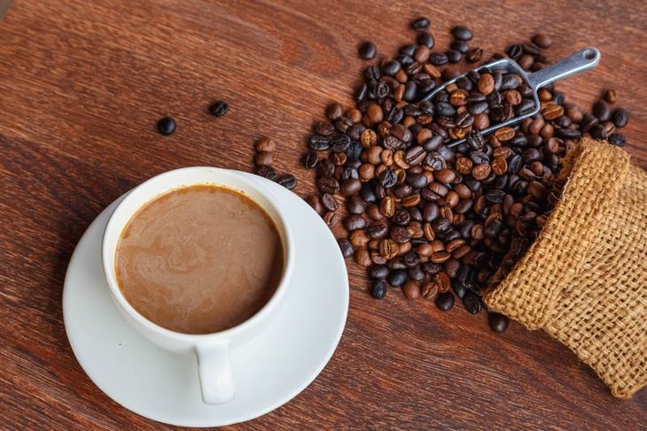 Café podría reducir probabilidad de contagio de COVID, según estudio