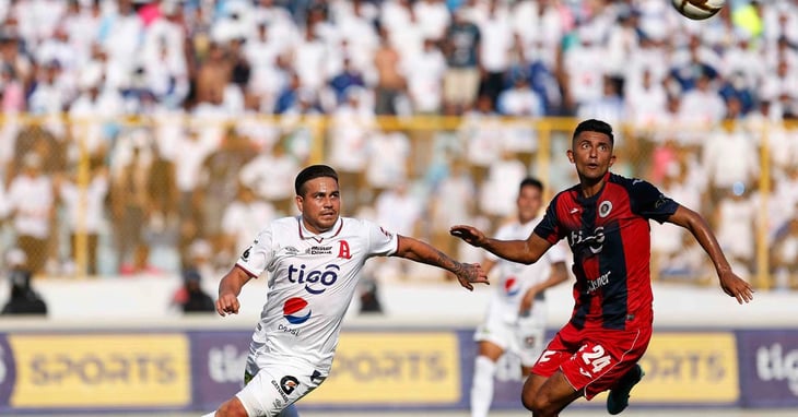 Liga salvadoreña aplaza inicio de torneo por prohibición de concentraciones