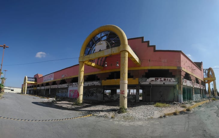 Entre las ruinas y el olvido, edificio de Merco Carranza en Monclova