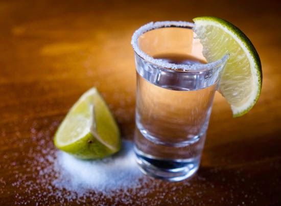 5 increíbles beneficios de tomar tequila