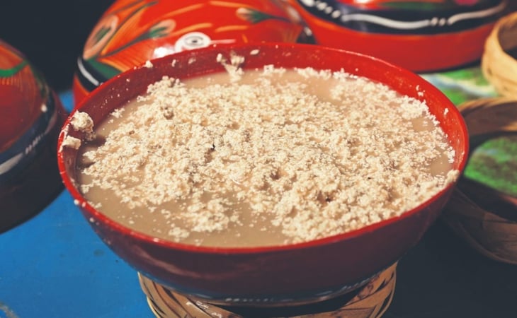 Tejate y tepache, bebidas ancestrales presentes en la Guelaguetza