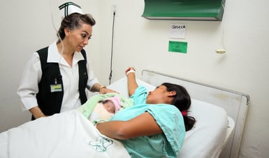 IMSS: Leche materna es vacuna que protege de COVID a recién nacidos