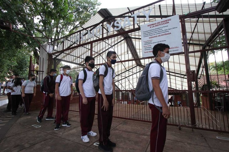 Colegios paraguayos vuelven a las clases con un 'retorno gradual'