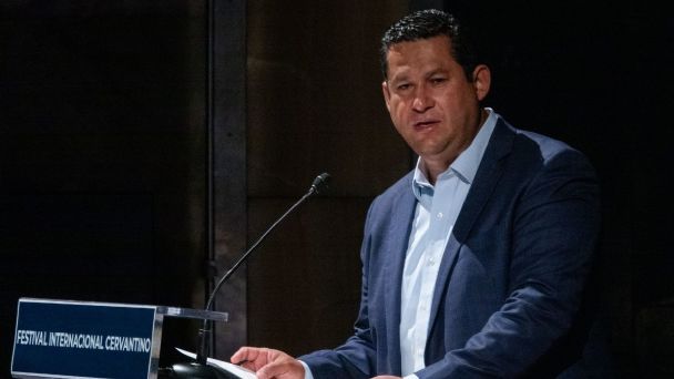 Diego Sinhue respalda al fiscal Zamarripa por investigación