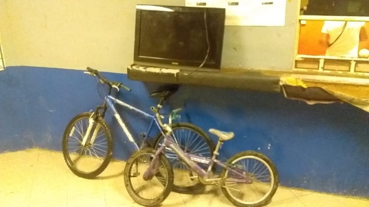 Policías de Monclova recuperan dos bicicletas y una pantalla de plasma
