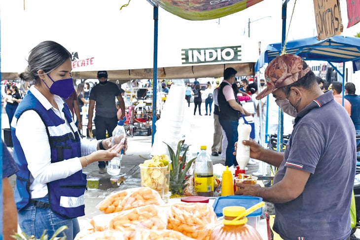 Vendedores ambulantes recuperan sus ventas en Monclova 