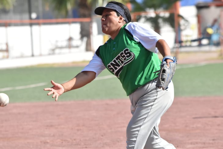 Potrancas ‘encala’ a Gacelas en la liga de softbol femenil